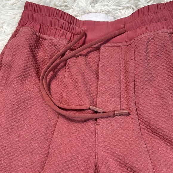 Lululemon At Ease Short 7" Brier Rose - Picture 2 of 6